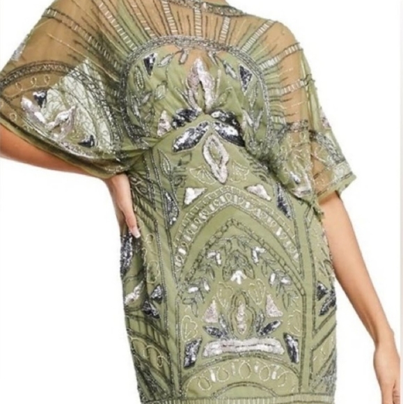 ISO 🚨 I'M LOOKING FOR THESE ASOS DRESSES - Picture 4 of 6